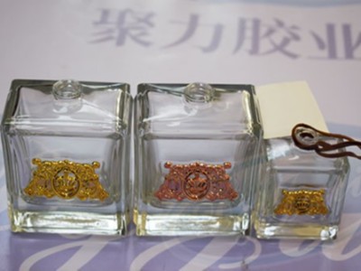 玻璃粘金屬膠水案例，聚力膠水無氣味不發(fā)白耐老化符合環(huán)保標準